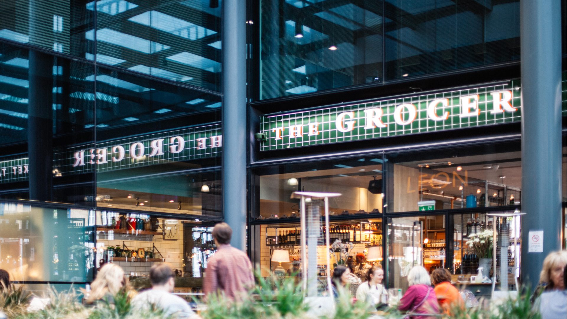 Independent Grocer in City