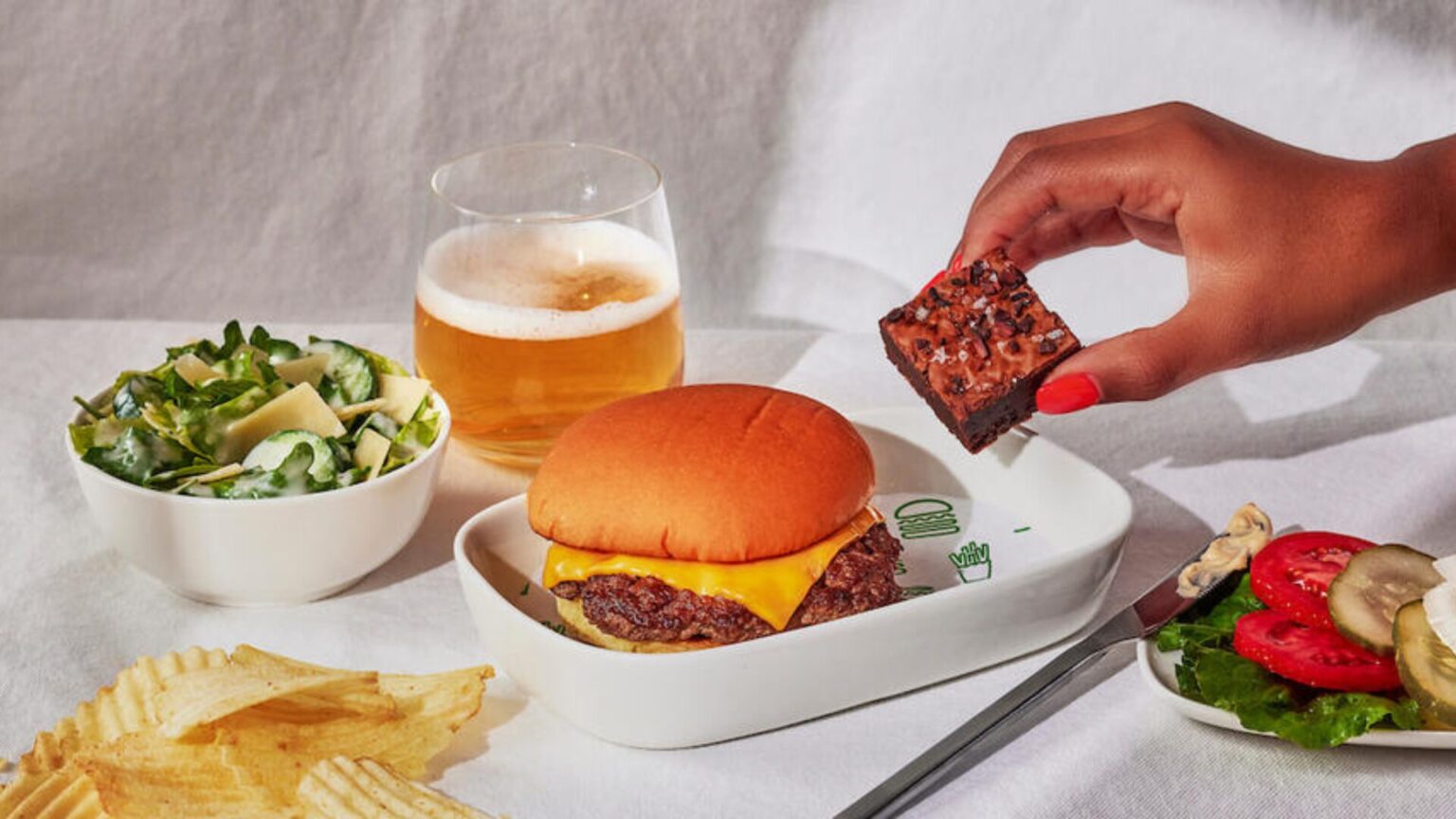 What’s Up with Airline Food? Shake Shack, Delta Partner on Burgers in